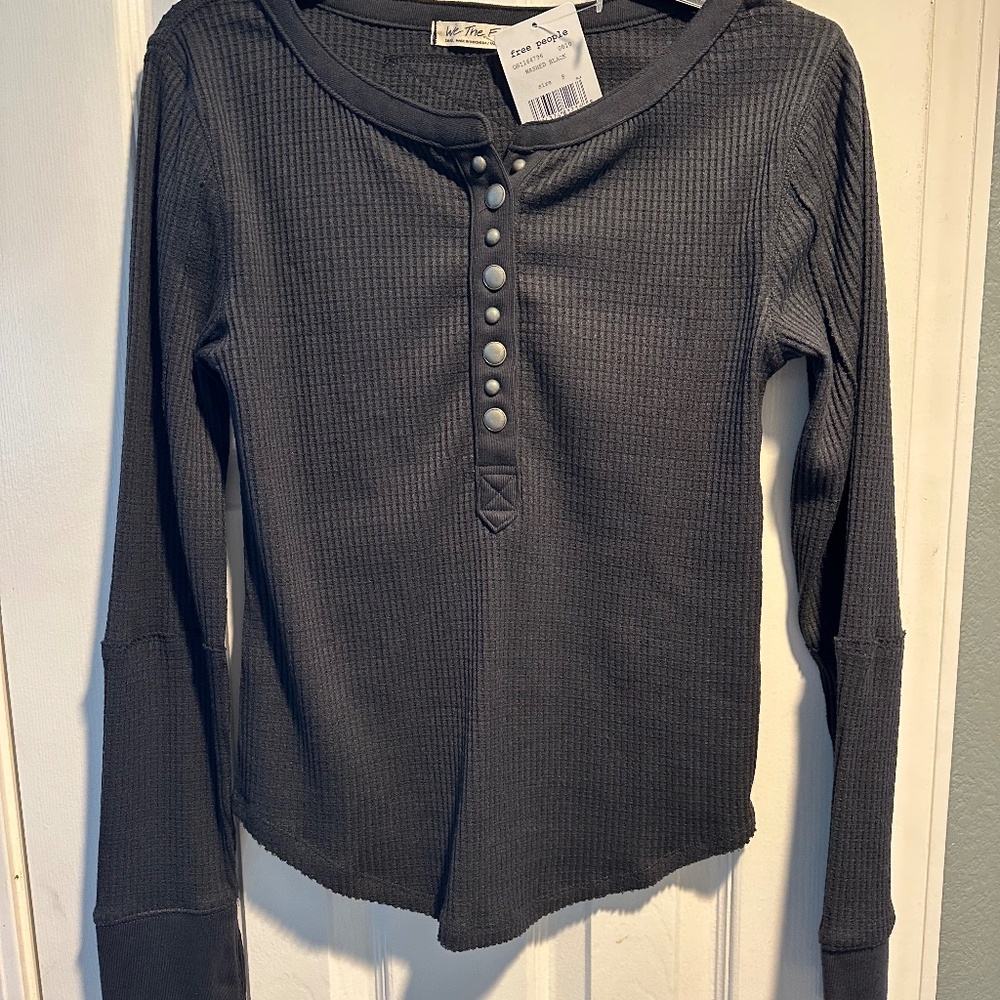 NWT FREE PEOPLE METAL SNAP HENLEY THERMAL TOP SZ SMALL